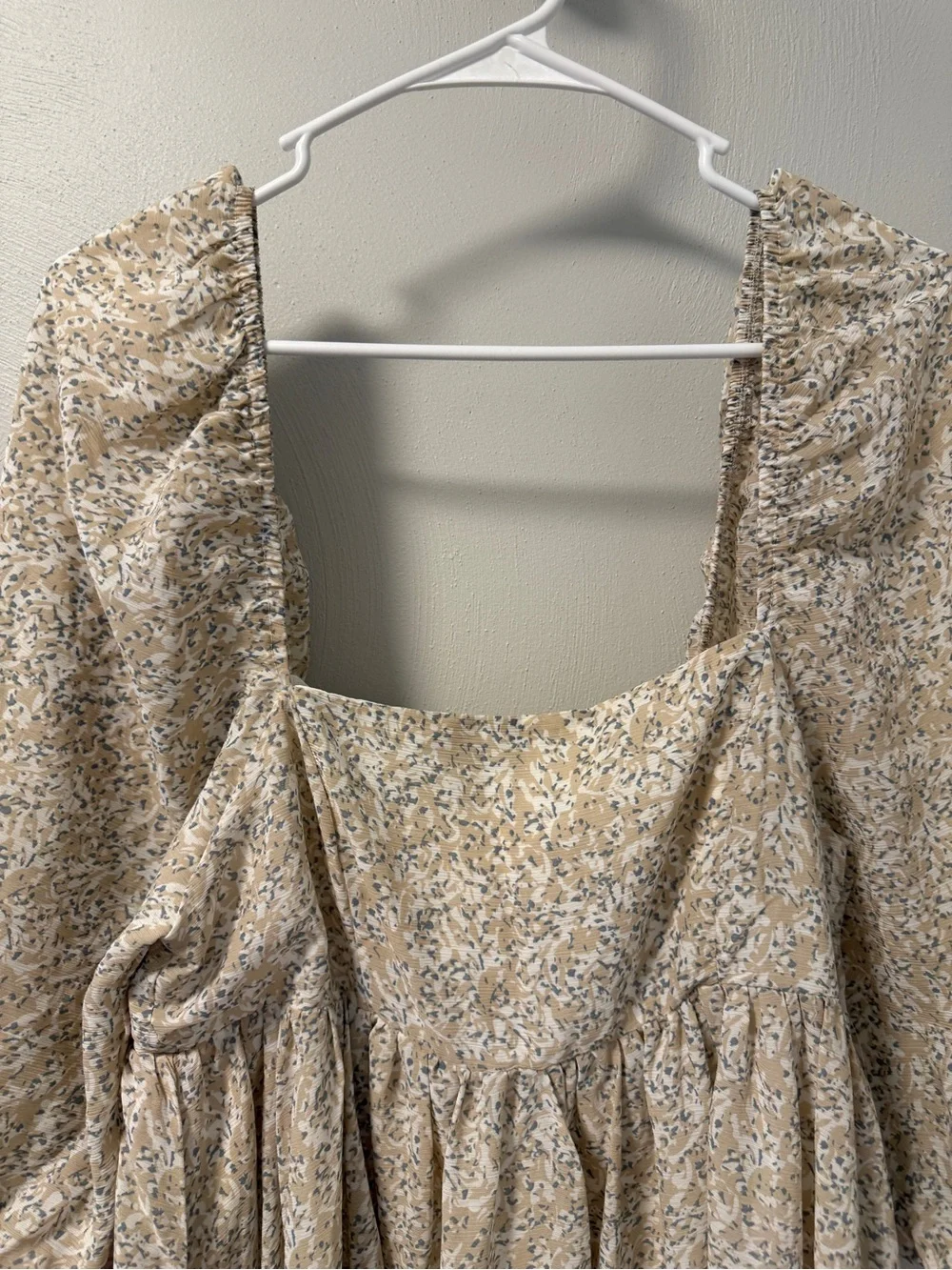 Storia Neutral Floral Maxi Dress in Beige and Cream size L - Picture 3 of 8
